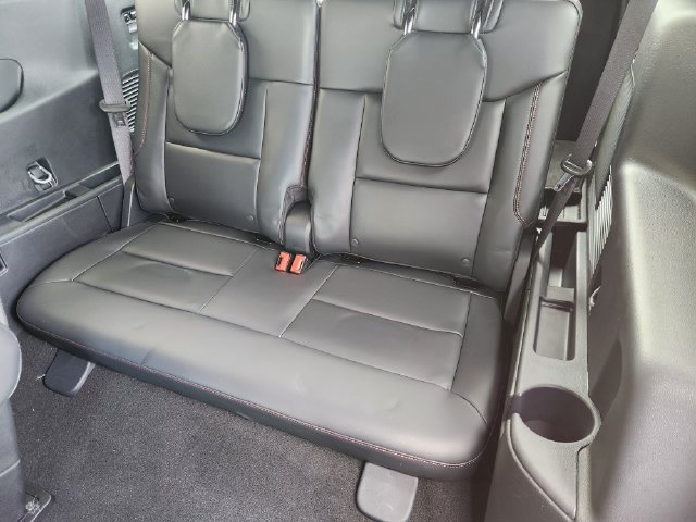 Used 2025 Ford Explorer ST-Line w/ Premium Package RWD image 31