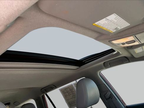 Used 2011 Toyota RAV4 Limited w/ Limited Extra Value Pkg FWD image 12
