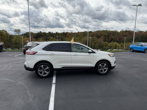 Certified 2024 Ford Edge SEL w/ Convenience Package AWD/4WD image 4