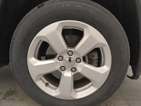 Used 2018 Jeep Compass Latitude w/ Cold Weather Group image 31