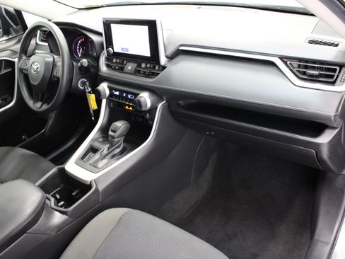 Used 2024 Toyota RAV4 LE FWD image 30