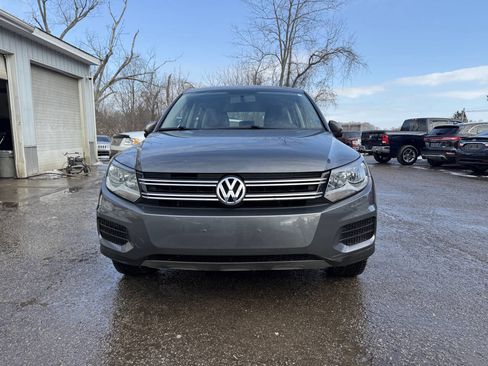 Used 2012 Volkswagen Tiguan S image 2