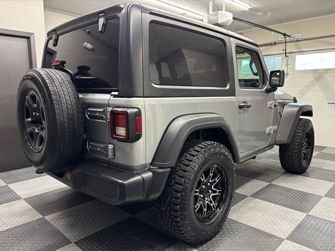 Used 2018 Jeep Wrangler Sport AWD/4WD image 8