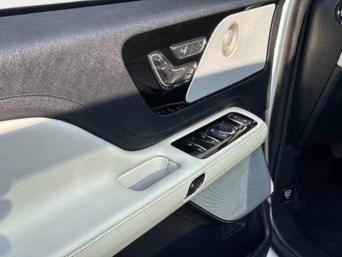 Used 2025 Lincoln Aviator Reserve w/ Equipment Group 201A AWD/4WD image 19