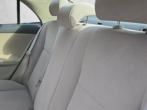 Used 2011 Toyota Corolla LE image 18