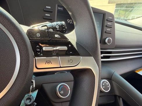 New 2026 Hyundai Elantra SE FWD image 22