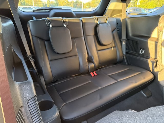 Used 2023 Ford Explorer XLT w/ Equipment Group 202A RWD image 16