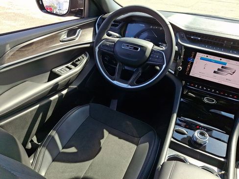 New 2026 Jeep Grand Cherokee L 4WD image 10