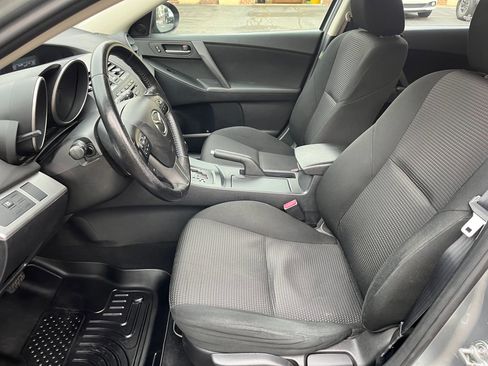 Used 2013 MAZDA MAZDA3 i Touring image 9