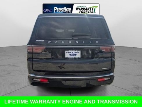 Used 2024 Jeep Wagoneer Series II w/ Flexible Seating Group RWD image 5