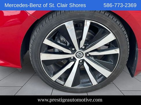 Used 2020 Nissan Altima 2.0 Platinum FWD image 11