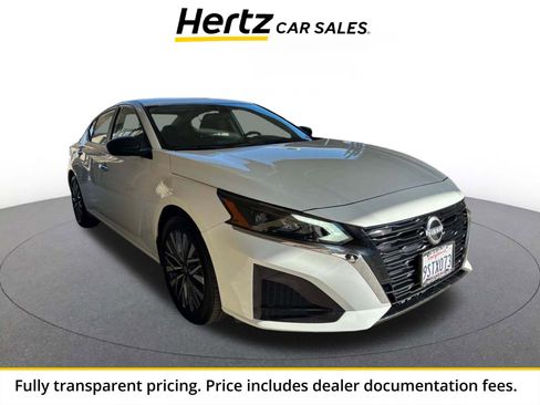 Used 2025 Nissan Altima 2.5 SV FWD image 1