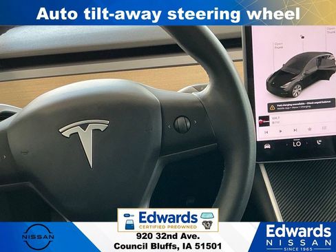 Used 2021 Tesla Model Y Long Range AWD/4WD image 27