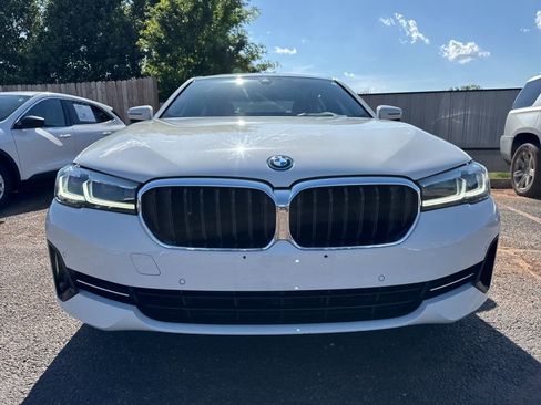 Used 2023 BMW 530e image 2