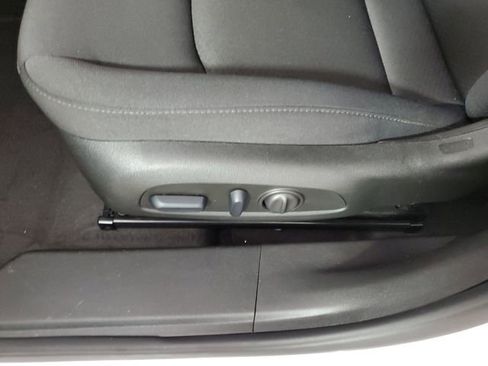 Used 2025 Chevrolet Malibu LT FWD image 23