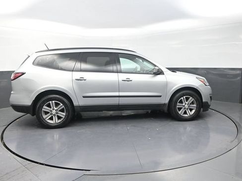 Used 2017 Chevrolet Traverse LS AWD/4WD image 9