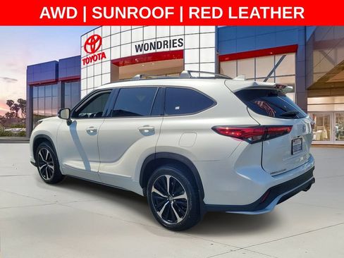 Used 2021 Toyota Highlander XSE AWD/4WD image 7