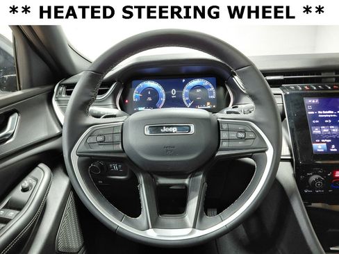 Used 2024 Jeep Grand Cherokee L Altitude image 9