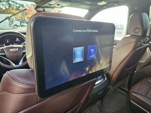 Certified 2023 Cadillac Escalade ESV Sport Platinum image 22