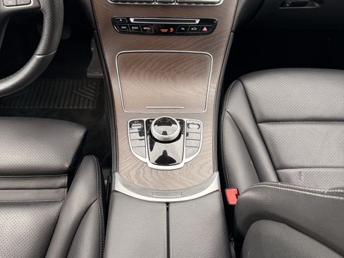 Used 2019 Mercedes-Benz GLC 300 4MATIC image 26