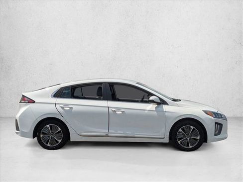 Used 2021 Hyundai Ioniq SEL FWD image 4