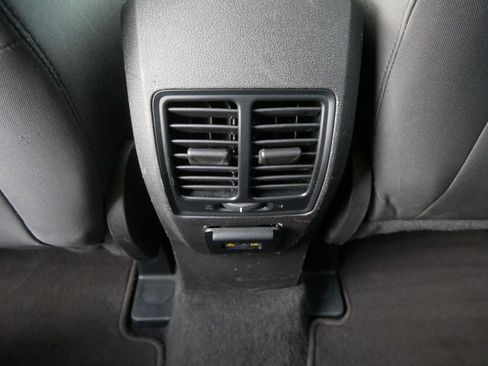 Used 2017 Ford Escape SE w/ Equipment Group 201A AWD/4WD image 18