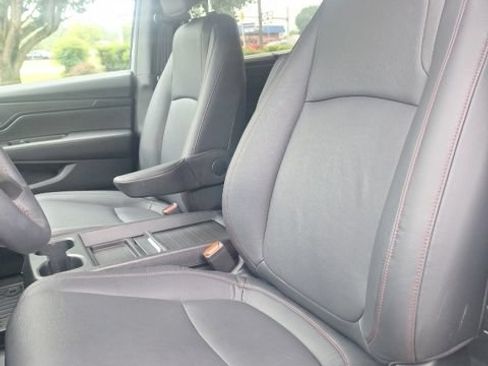 Used 2024 Honda Odyssey Sport image 11