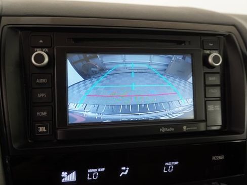Used 2015 Toyota Sequoia Platinum RWD image 28