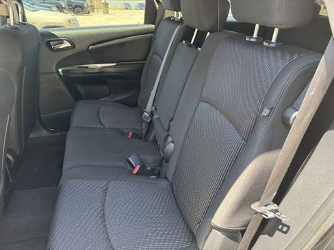 Used 2019 Dodge Journey SE w/ Connectivity Group FWD image 11