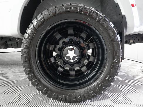 Used 2025 Ford F450 Platinum w/ Platinum Plus Package image 35