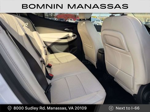 Used 2022 Buick Encore GX Essence w/ Experience Buick Package image 8
