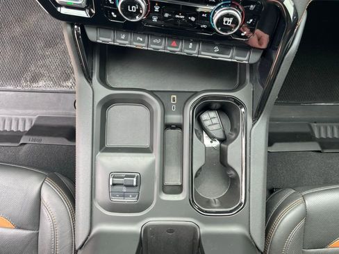 Used 2024 GMC Sierra 3500 AT4 w/ AT4 Preferred Package AWD/4WD image 25