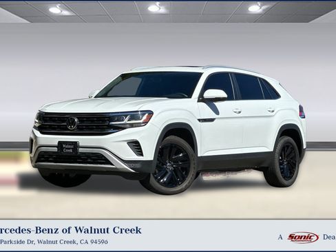 Used 2022 Volkswagen Atlas Cross Sport SE w/ Panoramic Sunroof Package FWD image 1
