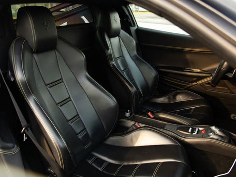 Used 2010 Ferrari 458 Italia Coupe RWD image 36
