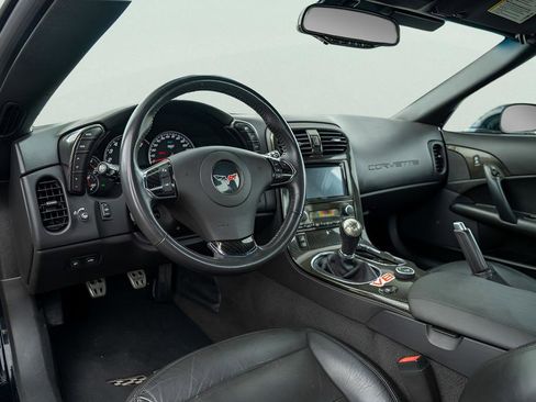 Used 2013 Chevrolet Corvette 427 w/ 1SB Preferred Equipment Group image 33