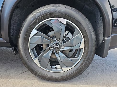 Used 2024 Nissan Rogue SV w/ SV Premium Package FWD image 34