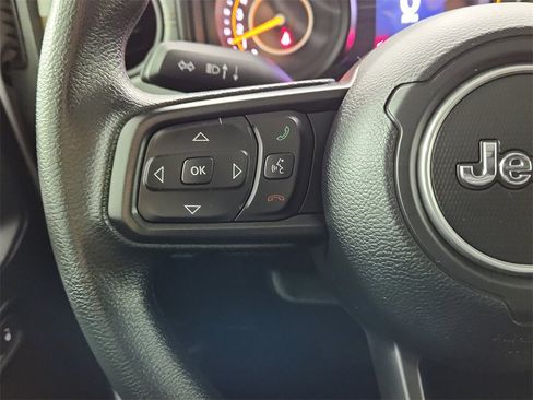 Used 2025 Jeep Wrangler Sport image 17