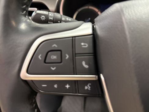 Used 2022 Toyota Highlander XLE image 33