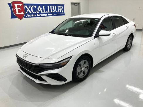 Used 2024 Hyundai Elantra SE image 9