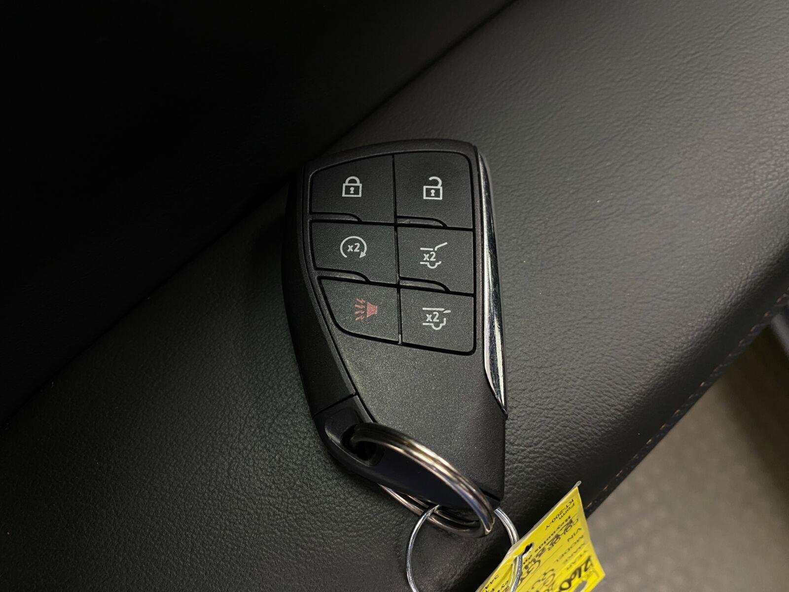 Used 2024 GMC Yukon AT4 w/ Technology Package AWD/4WD image 34