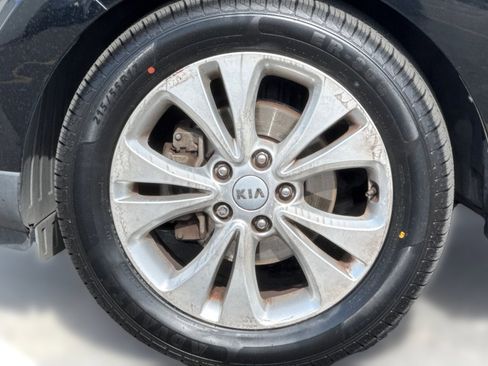 Used 2015 Kia Soul + FWD image 11