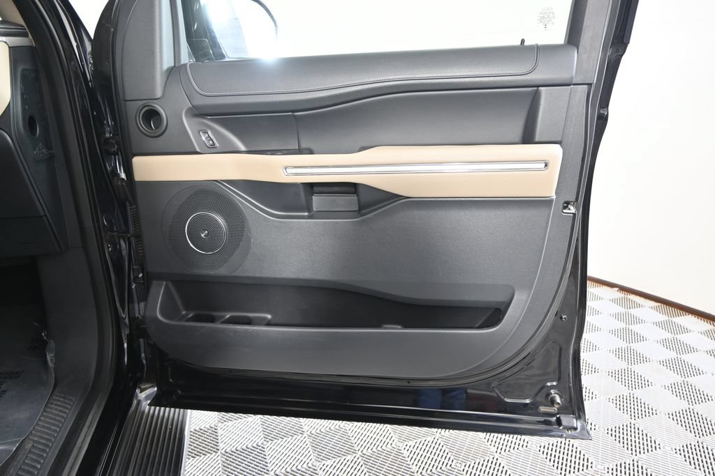 Used 2023 Ford Expedition Max Limited AWD/4WD image 12