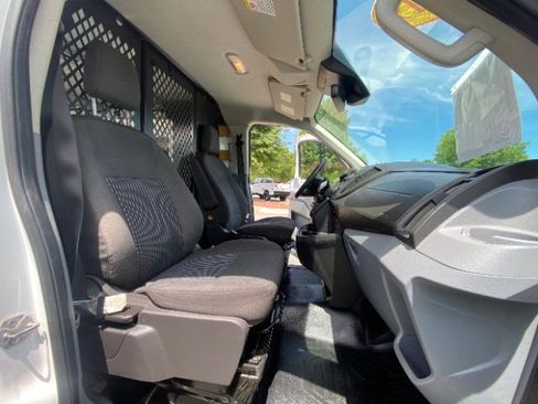 Used 2019 Ford Transit 250 130 Low Roof w/ Exterior Upgrade Package RWD image 12