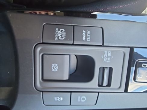 New 2025 Toyota Prius Plug-In Hybrid FWD image 20