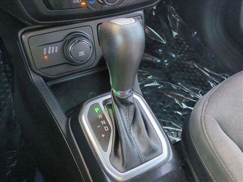 Used 2022 Jeep Renegade Altitude image 12