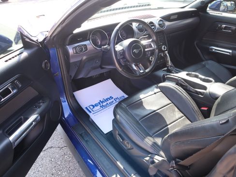 Used 2016 Ford Mustang GT RWD image 3