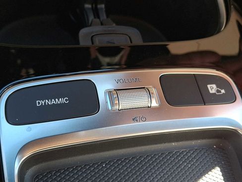 Used 2025 Mercedes-Benz GLB 250 4MATIC image 19