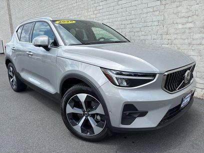 Used 2025 Volvo XC40 B5 Plus