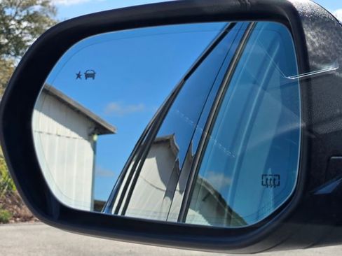 New 2026 GMC Acadia Denali w/ Super Cruise Package FWD image 15