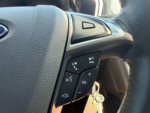 Used 2016 Ford Fusion SE FWD image 14